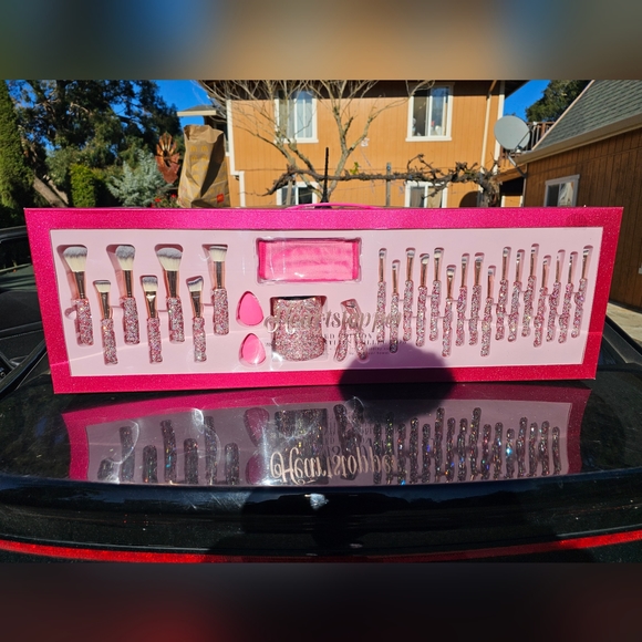 glitz and glam Makeup Glitz And Glam Pink And Clear Diamond Brush